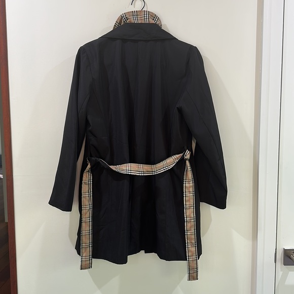 Burberry of London Jacket - Picture 5 of 6